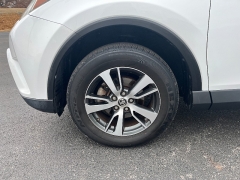 Used 2018  Toyota RAV4 XLE FWD &lpar;Natl&rpar; at Chip Wynn Motors near Paducah&comma; KY