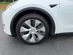 Used 2024  Tesla Model Y Long Range AWD at Chip Wynn Motors near Paducah&comma; KY