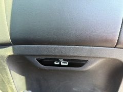 Used 2023  Chrysler Pacifica Limited FWD at Chip Wynn Motors near Paducah&comma; KY