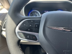 Used 2024  Chrysler Pacifica Touring L FWD at Chip Wynn Motors near Paducah&comma; KY