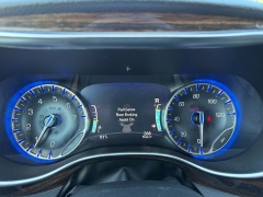 Used 2023  Chrysler Pacifica Limited FWD at Chip Wynn Motors near Paducah&comma; KY