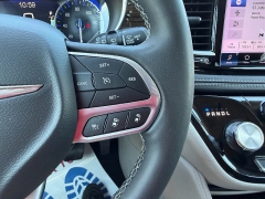 Used 2023  Chrysler Pacifica Limited FWD at Chip Wynn Motors near Paducah&comma; KY