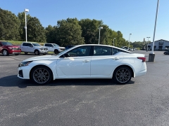 Used 2024  Nissan Altima 2&period;0 SR Sedan at Chip Wynn Motors near Paducah&comma; KY