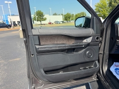 Used 2021  Ford Expedition Max Limited 4x4 at Chip Wynn Motors near Paducah&comma; KY