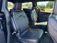 Used 2023  Chrysler Pacifica Touring L FWD at Chip Wynn Motors near Paducah&comma; KY