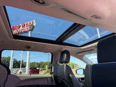 Used 2023  Chrysler Pacifica Limited FWD at Chip Wynn Motors near Paducah&comma; KY