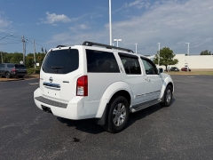 Used 2011  Nissan Pathfinder 4d SUV 4WD SV at Chip Wynn Motors near Paducah&comma; KY