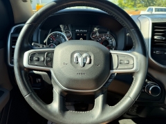 Used 2020  Ram 1500 Big Horn 4x4 Crew Cab 5'7" Box at Chip Wynn Motors near Paducah&comma; KY