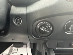 Used 2023  Nissan Frontier Crew Cab 4x4 SV Auto &ast;Ltd Avail&ast; at Chip Wynn Motors near Paducah&comma; KY