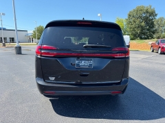 Used 2023  Chrysler Pacifica Touring L FWD at Chip Wynn Motors near Paducah&comma; KY