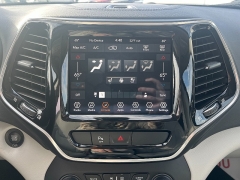 Used 2020  Jeep Cherokee Limited 4x4 at Chip Wynn Motors near Paducah&comma; KY