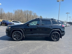Used 2021  Jeep Cherokee Altitude 4x4 at Chip Wynn Motors near Paducah&comma; KY