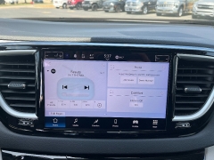 Used 2024  Chrysler Pacifica Touring L FWD at Chip Wynn Motors near Paducah&comma; KY