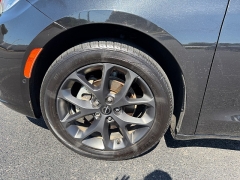 Used 2023  Chrysler Pacifica Touring L FWD at Chip Wynn Motors near Paducah&comma; KY