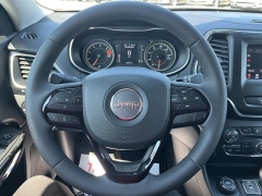 Used 2021  Jeep Cherokee Altitude 4x4 at Chip Wynn Motors near Paducah&comma; KY