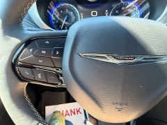 Used 2023  Chrysler Pacifica Touring L FWD at Chip Wynn Motors near Paducah&comma; KY
