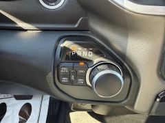 Used 2020  Ram 1500 Big Horn 4x4 Crew Cab 5'7" Box at Chip Wynn Motors near Paducah&comma; KY