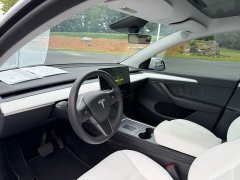 Used 2024  Tesla Model Y Long Range AWD at Chip Wynn Motors near Paducah&comma; KY