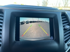 Used 2021  Jeep Cherokee Altitude 4x4 at Chip Wynn Motors near Paducah&comma; KY