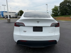 Used 2024  Tesla Model Y Long Range AWD at Chip Wynn Motors near Paducah&comma; KY