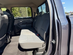 Used 2020  Ram 1500 Big Horn 4x4 Crew Cab 5'7" Box at Chip Wynn Motors near Paducah&comma; KY
