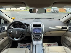 Used 2020  Lincoln MKZ 4d Sedan FWD at Chip Wynn Motors near Paducah&comma; KY