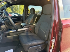 Used 2024  Ram 1500 Big Horn 4x4 Crew Cab 6'4" Box at Chip Wynn Motors near Paducah&comma; KY