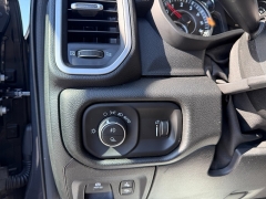 Used 2020  Ram 1500 Big Horn 4x4 Crew Cab 5'7" Box at Chip Wynn Motors near Paducah&comma; KY