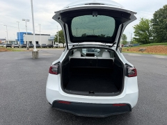 Used 2024  Tesla Model Y Long Range AWD at Chip Wynn Motors near Paducah&comma; KY