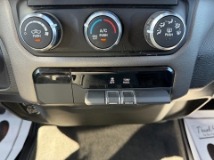 Used 2020  Ram 1500 Big Horn 4x4 Crew Cab 5'7" Box at Chip Wynn Motors near Paducah&comma; KY