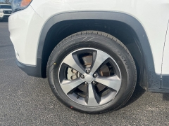 Used 2020  Jeep Cherokee Limited 4x4 at Chip Wynn Motors near Paducah&comma; KY