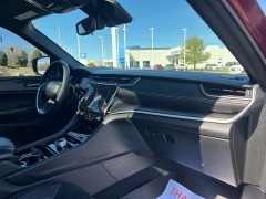 Used 2023  Jeep Grand Cherokee Altitude 4x4 at Chip Wynn Motors near Paducah&comma; KY