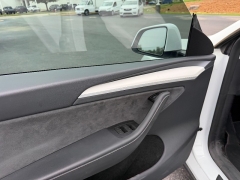 Used 2024  Tesla Model Y Long Range AWD at Chip Wynn Motors near Paducah&comma; KY