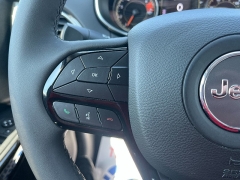 Used 2021  Jeep Cherokee Altitude 4x4 at Chip Wynn Motors near Paducah&comma; KY