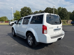 Used 2011  Nissan Pathfinder 4d SUV 4WD SV at Chip Wynn Motors near Paducah&comma; KY