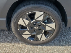 Used 2024  Hyundai Kona SEL FWD at Maxx Loans near St&period; Adrian&comma; MI