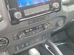 Used 2024  Nissan Frontier Crew Cab 4x4 SL at Maxx Loans near St&period; Adrian&comma; MI