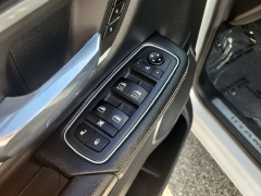 Used 2020  Ram 1500 4WD Crew Cab Laramie at Maxx Loans near St&period; Adrian&comma; MI