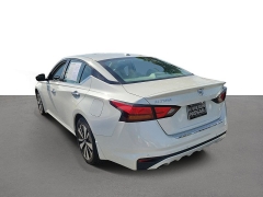 Used 2022  Nissan Altima 2&period;5 SL Sedan at Maxx Loans near St&period; Adrian&comma; MI