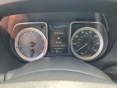 Used 2017  Nissan Titan XD 4x2 Gas Crew Cab SV at Maxx Loans near St&period; Adrian&comma; MI