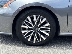Used 2024  Nissan Altima 2&period;5 SV Sedan at Maxx Loans near St&period; Adrian&comma; MI