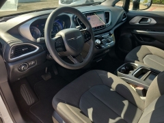 Used 2024  Chrysler Pacifica Touring FWD at Maxx Loans near St&period; Adrian&comma; MI