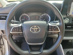 Used 2023  Toyota Highlander L FWD &lpar;Natl&rpar; at Maxx Loans near St&period; Adrian&comma; MI