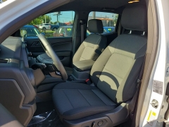 Used 2025  Chevrolet Colorado 2WD Crew Cab WT at Maxx Loans near St&period; Adrian&comma; MI