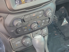 Used 2022  Jeep Renegade Limited 4x4 at Maxx Loans near St&period; Adrian&comma; MI
