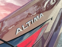 Used 2024  Nissan Altima 2&period;5 SV Sedan at Maxx Loans near St&period; Adrian&comma; MI