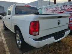 Used 2019  Ram 1500 Classic Express 4x4 Crew Cab 5'7" Box at Maxx Loans near St&period; Adrian&comma; MI