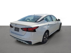 Used 2022  Nissan Altima 2&period;5 SL Sedan at Maxx Loans near St&period; Adrian&comma; MI