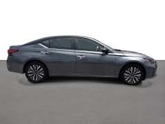 Used 2024  Nissan Altima 2&period;5 SV Sedan at Maxx Loans near St&period; Adrian&comma; MI
