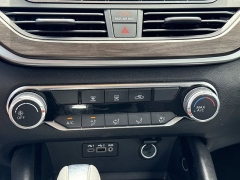 Used 2024  Nissan Altima 2&period;5 SV Sedan at Maxx Loans near St&period; Adrian&comma; MI